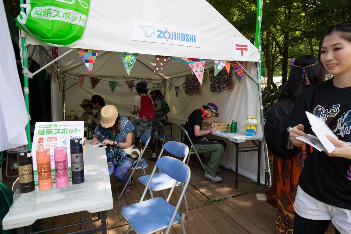 会場からはがきを出せる。