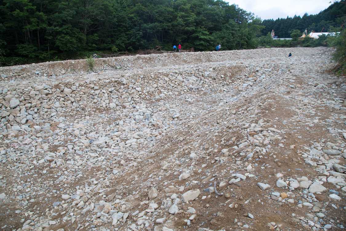 浅貝川は工事中。来年は景観が大きく変わるとみられる。