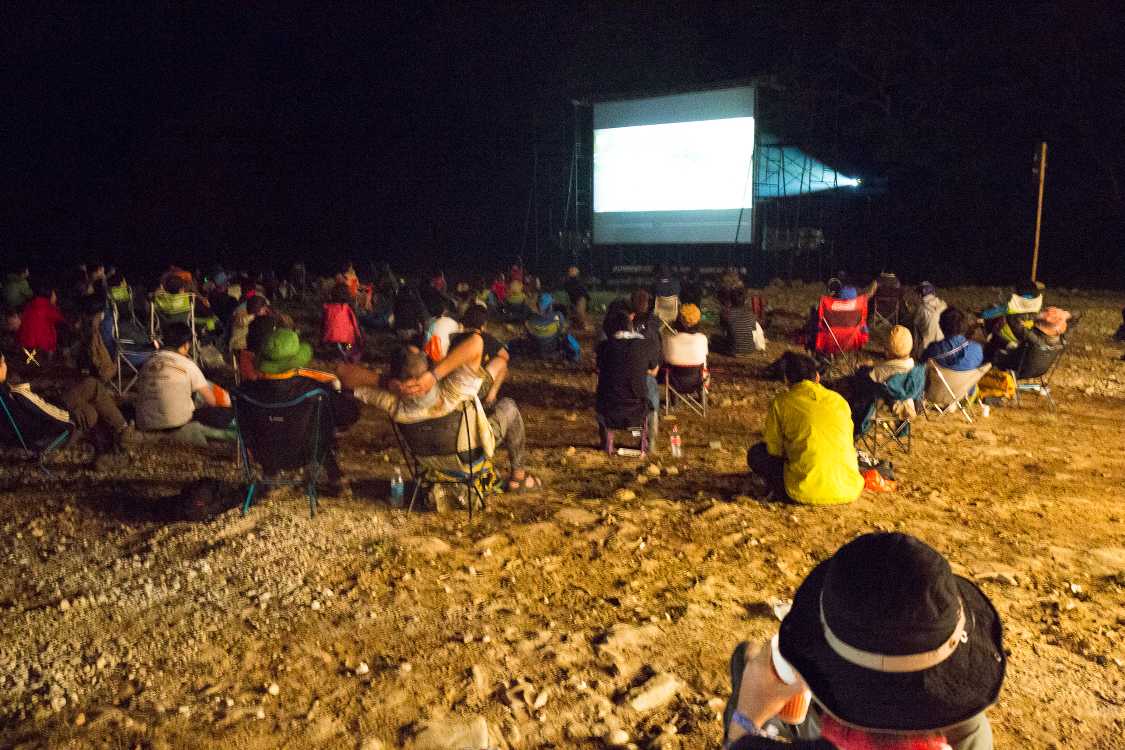 いすは大きい方が楽だろう。