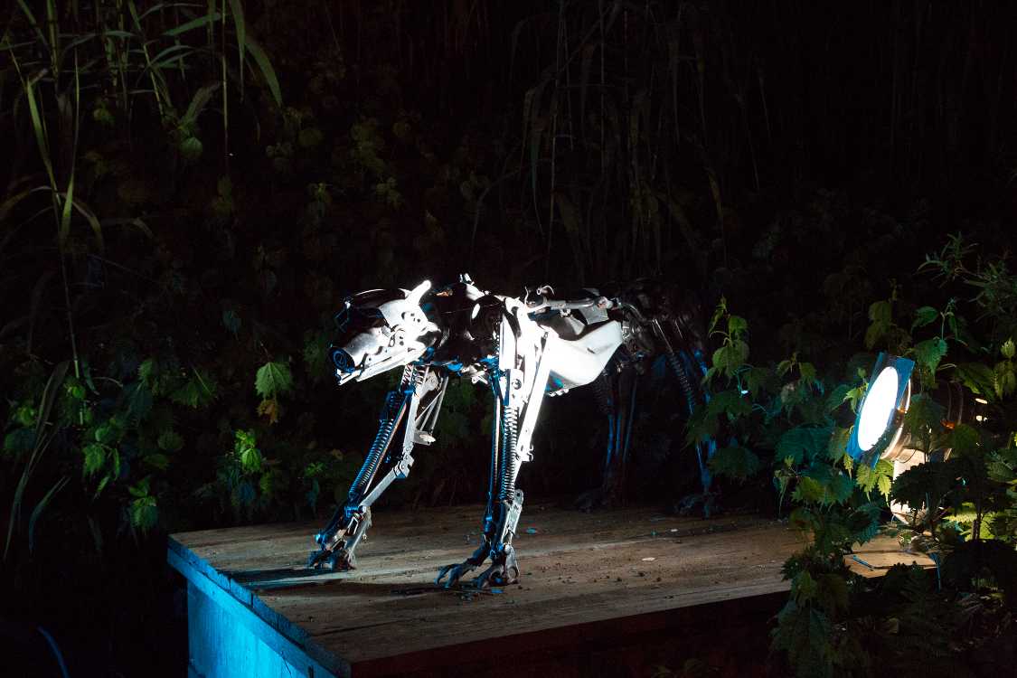 脚にバネを使っているのは狙いがいい。