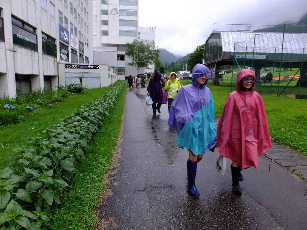 苗場プリンスホテルの裏。