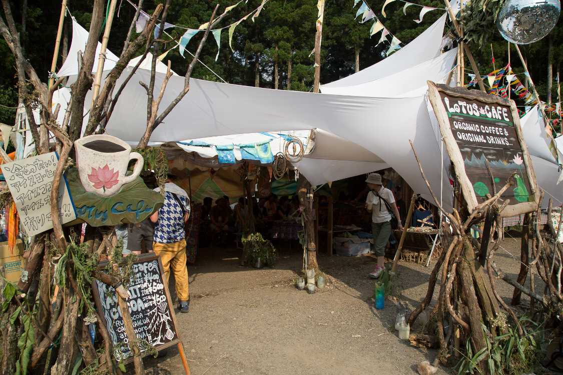 ロータスカフェ。