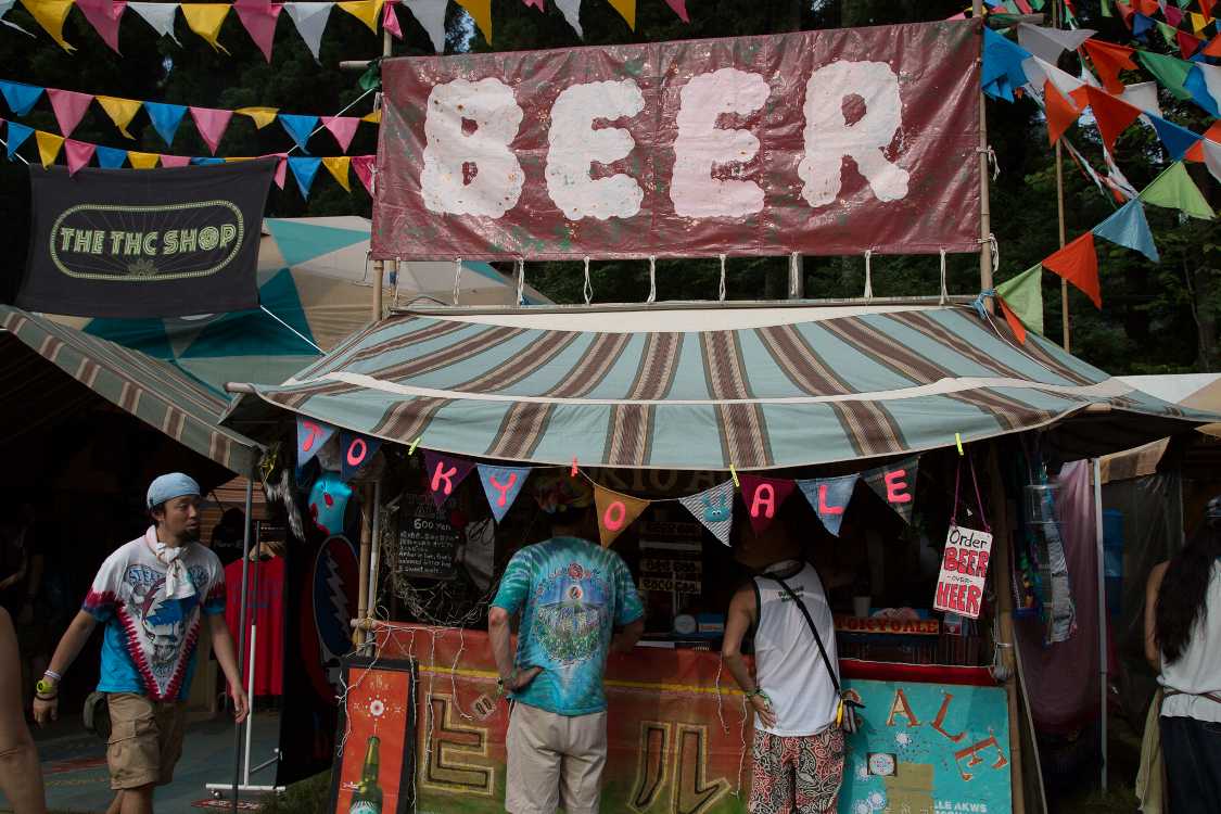 毎年シンプルな看板の東京エール。