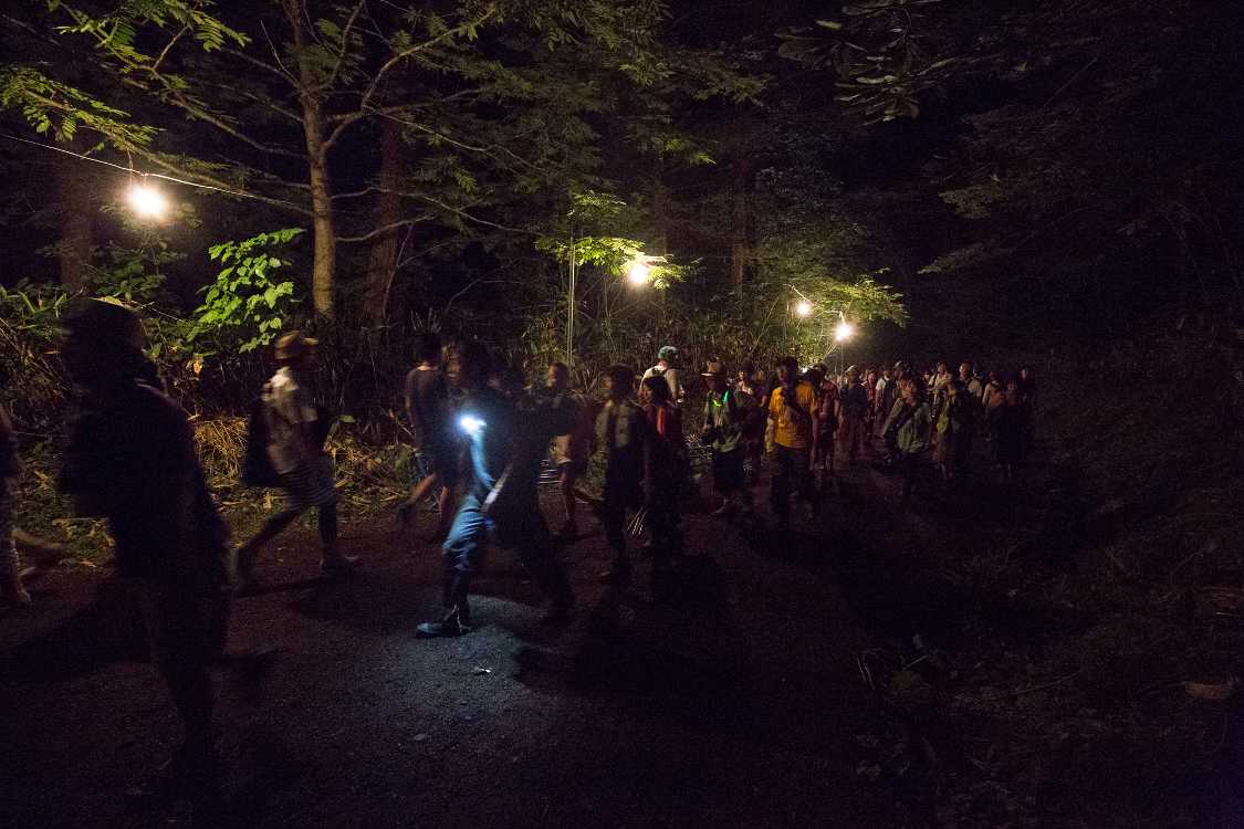 ホワイトステージはベースメント・ジャックス直前、フィールド・オブ・ヘブンはmoe.公演中。