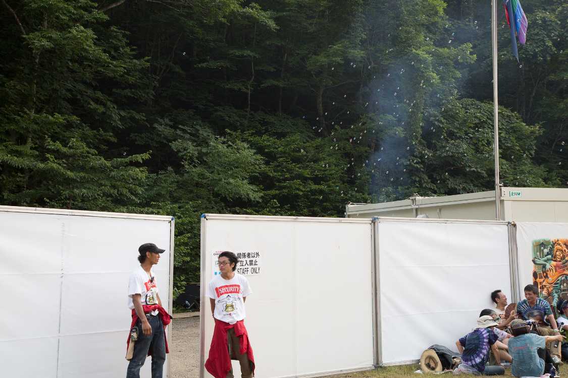 フィールド・オブ・ヘブンのアバロンフィールド側入り口付近。シャボン玉が飛んでいる。