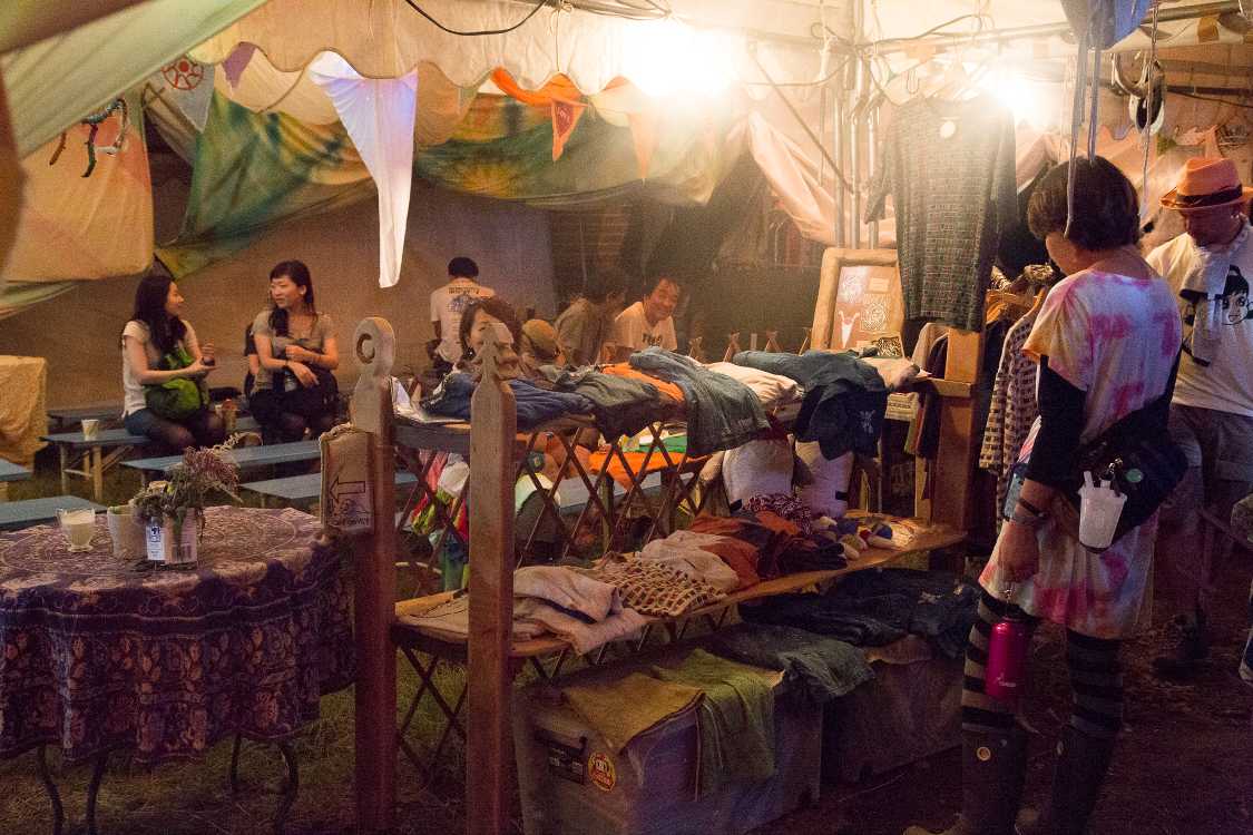 店内にいすがありました。