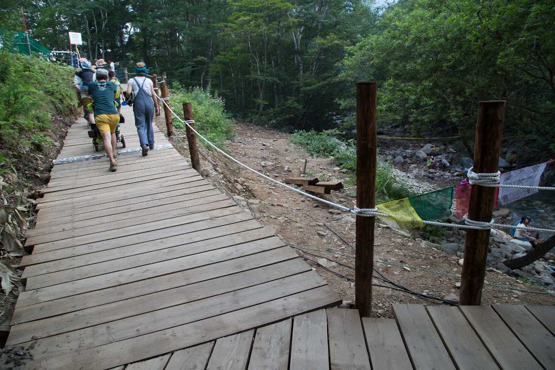 右側は旧ルート。