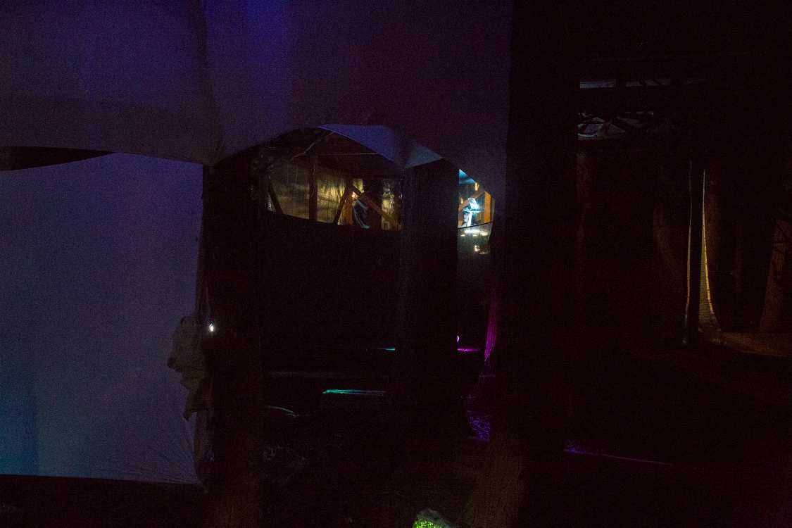 木道亭のステージ側。