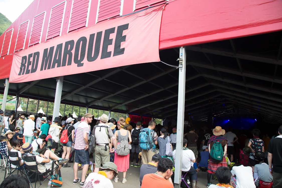 午後5時でもまだ明るい。