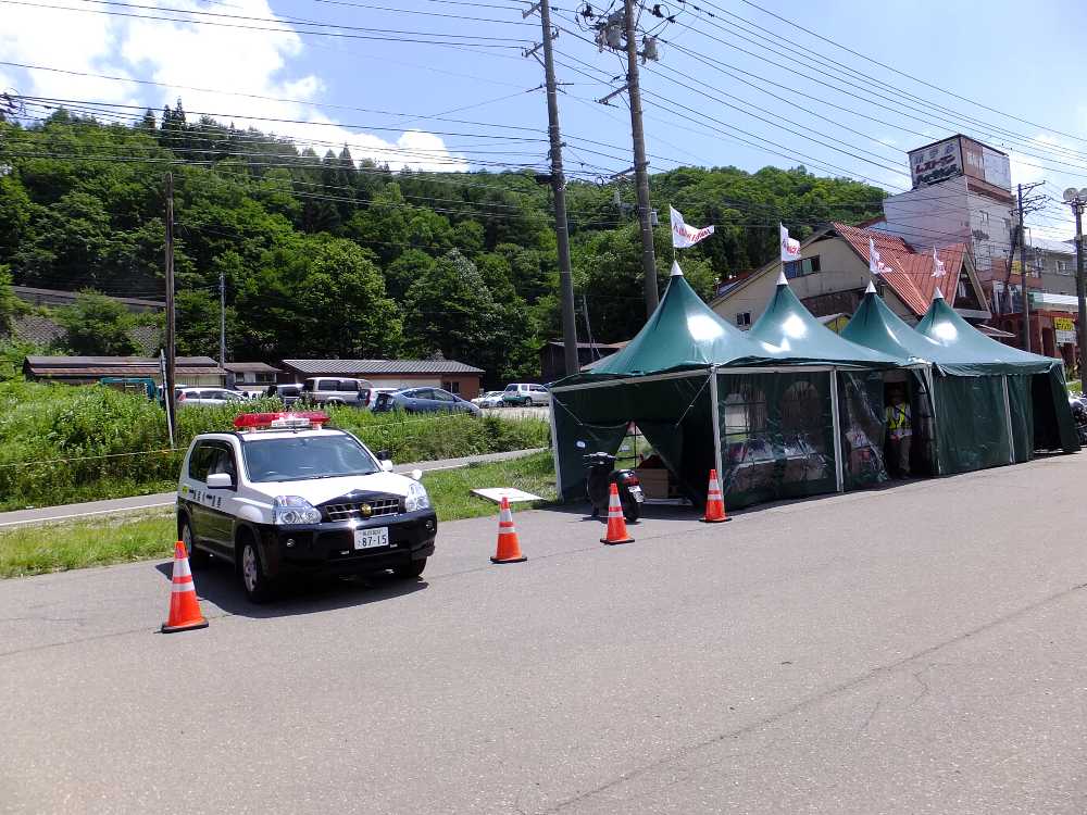 新潟県警のパトカー。