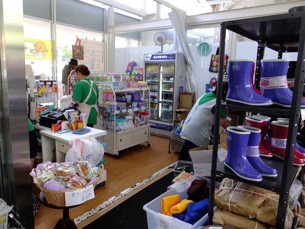 医薬品も販売。