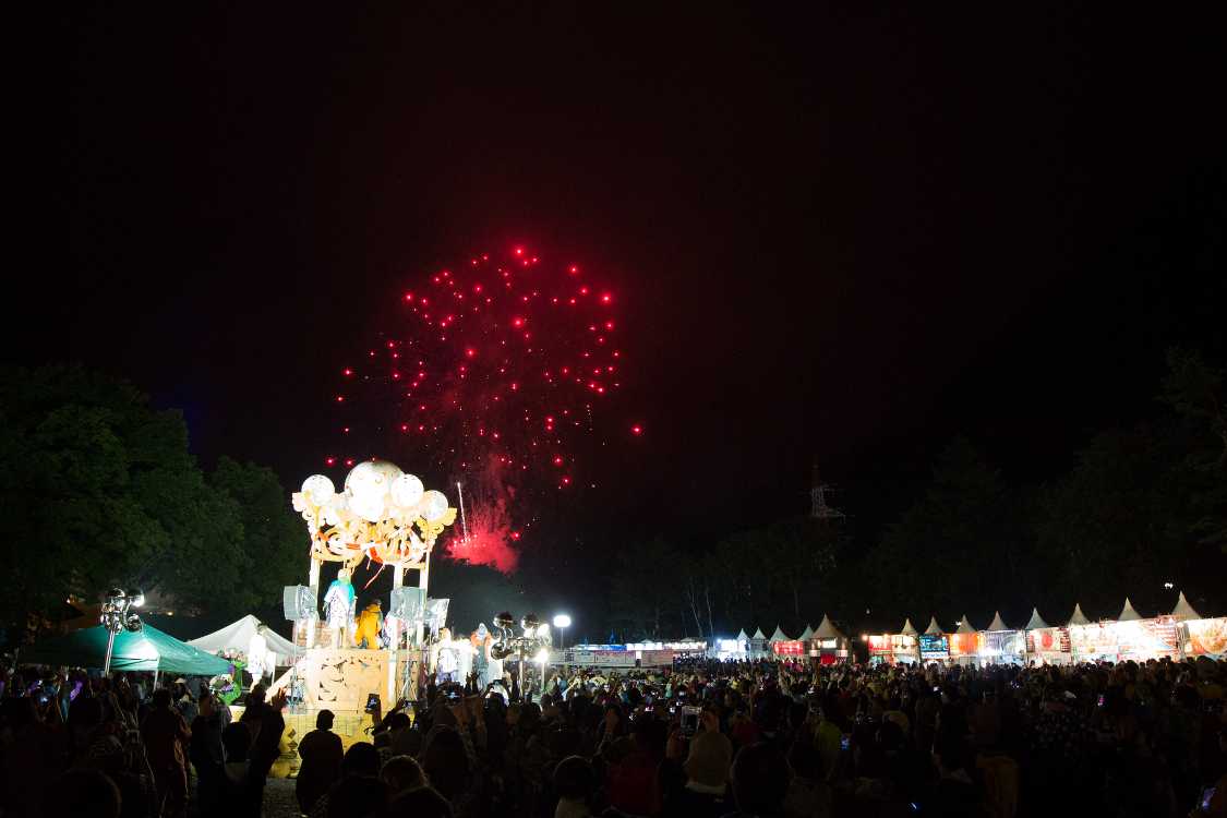 前夜祭の花火。午後8時6分ごろ。