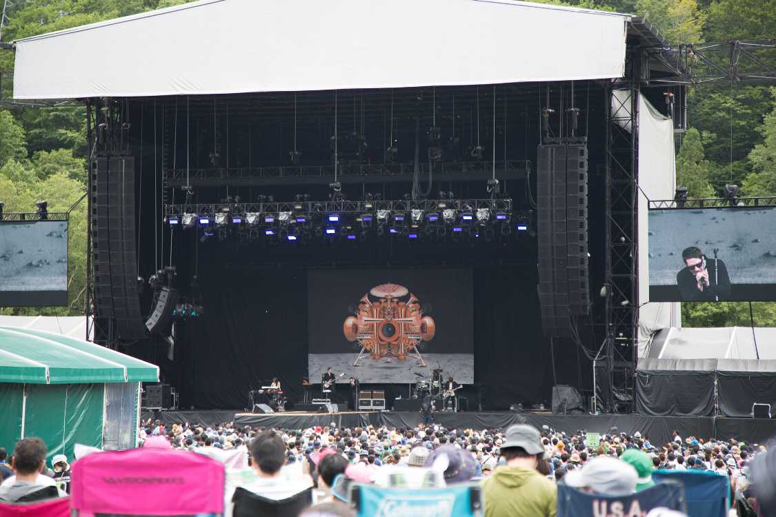 グリーンステージ。アウル・シティ公演中。