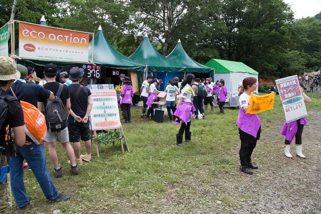 アルバイトが多く、ほとんどが女子。