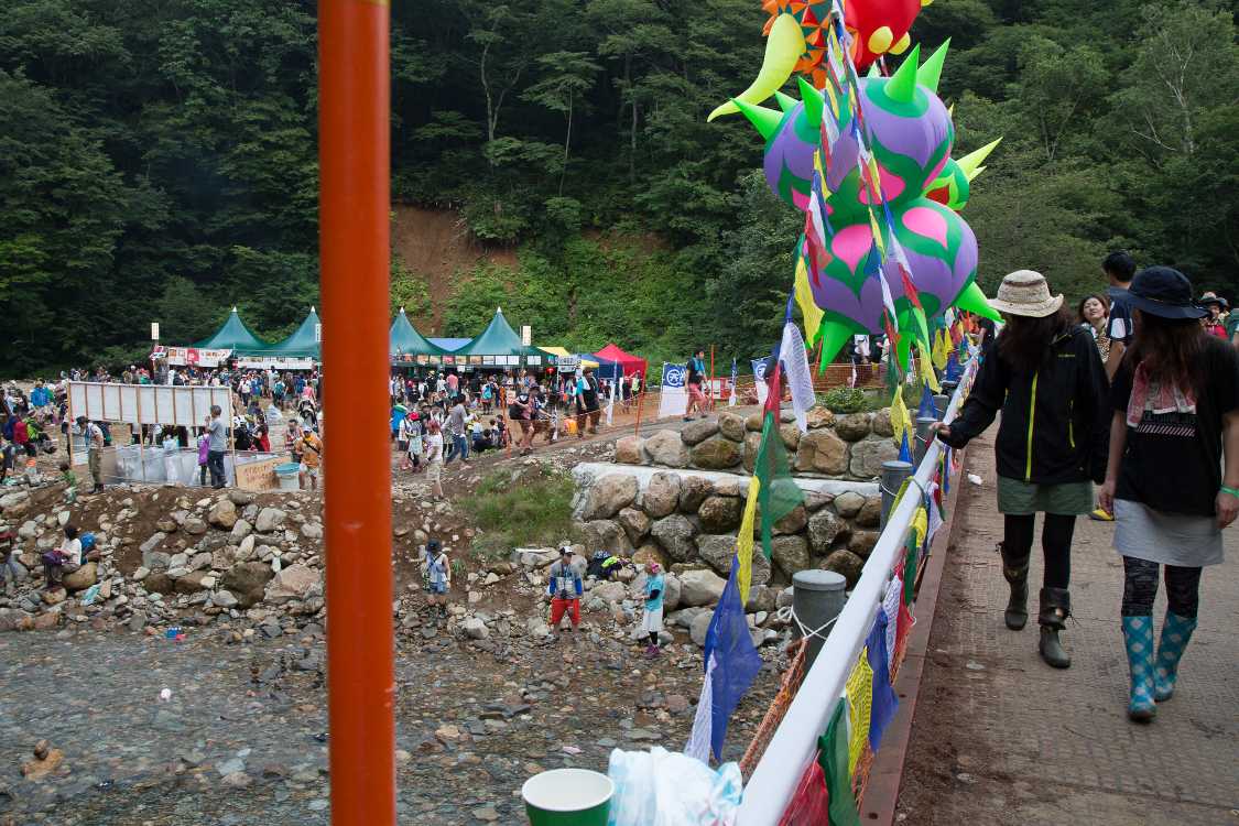 橋からところ天国方向。