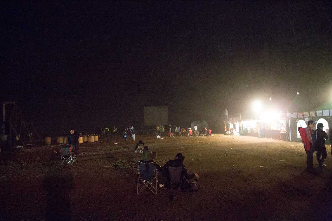 午前1時35分ごろ。「バイオフィリア・ライヴ」が終了。