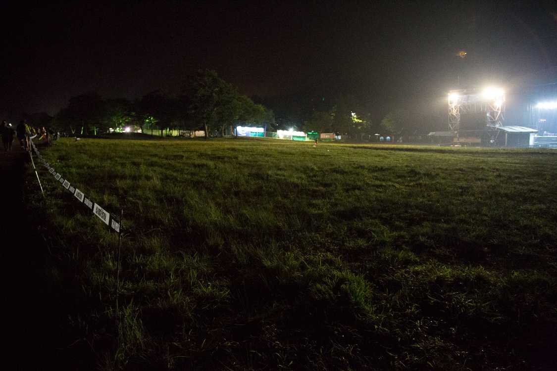 客の撤収し忘れも含めて撤去されたか。