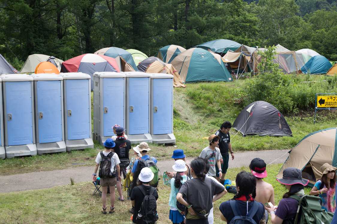 トイレの奥にもテントがあった。