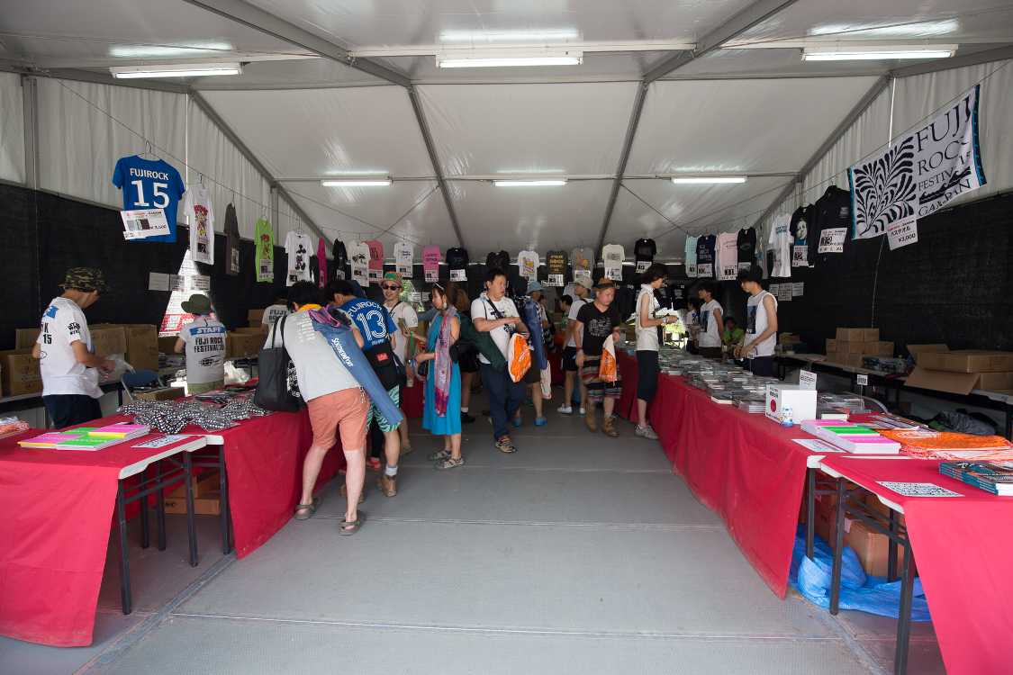 出演者のCDも販売している。