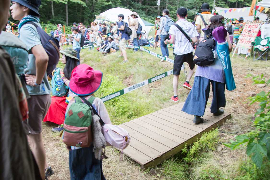 2013年ごろからある橋。ない頃は夜に転倒が頻発していたと思う。