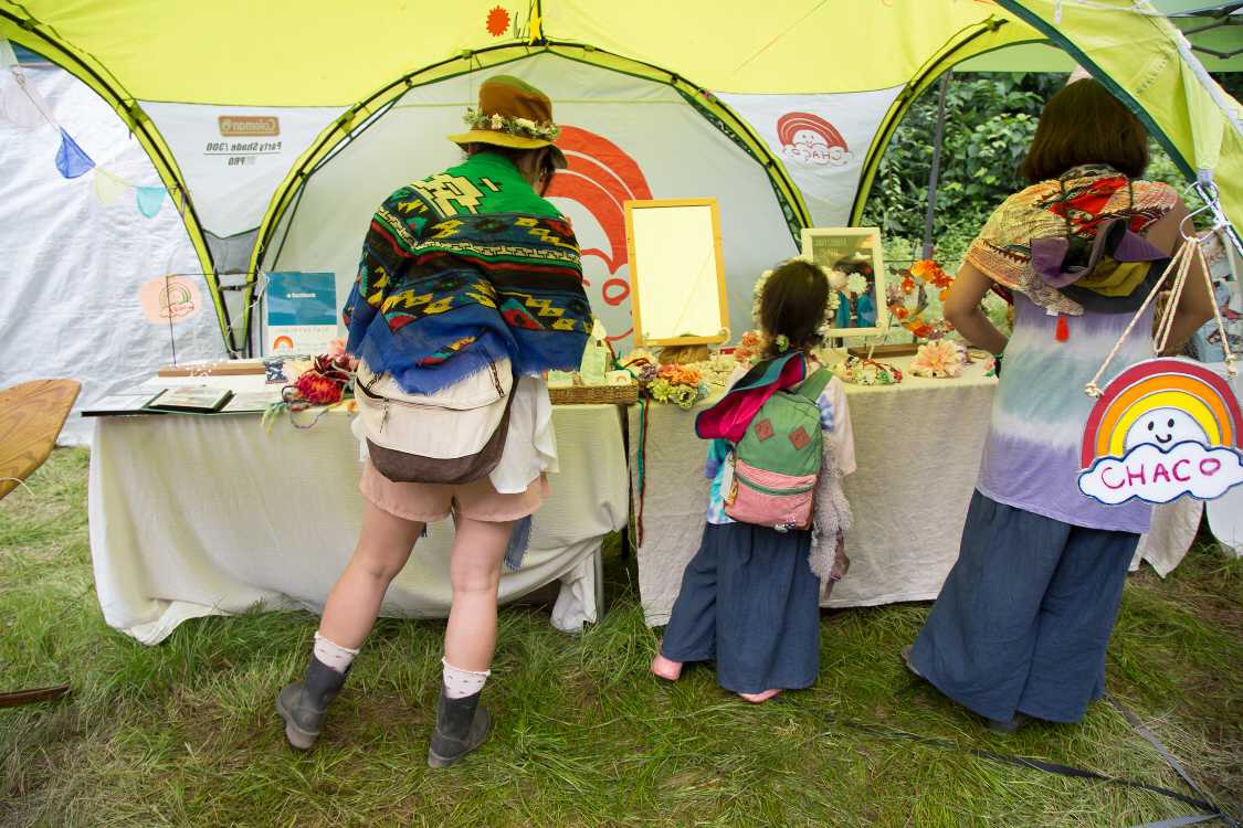 花飾り等の販売。