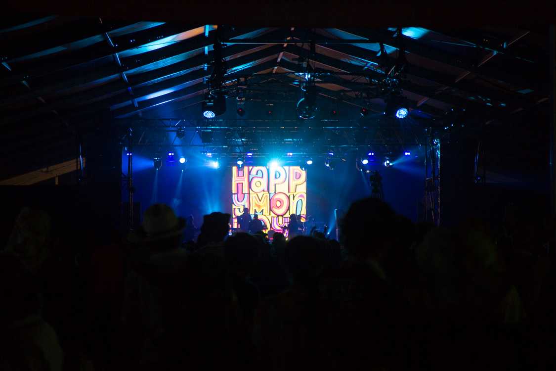 かつてはグリーンステージのトリもとったが、今回はレッドマーキーの2日目のトリ。