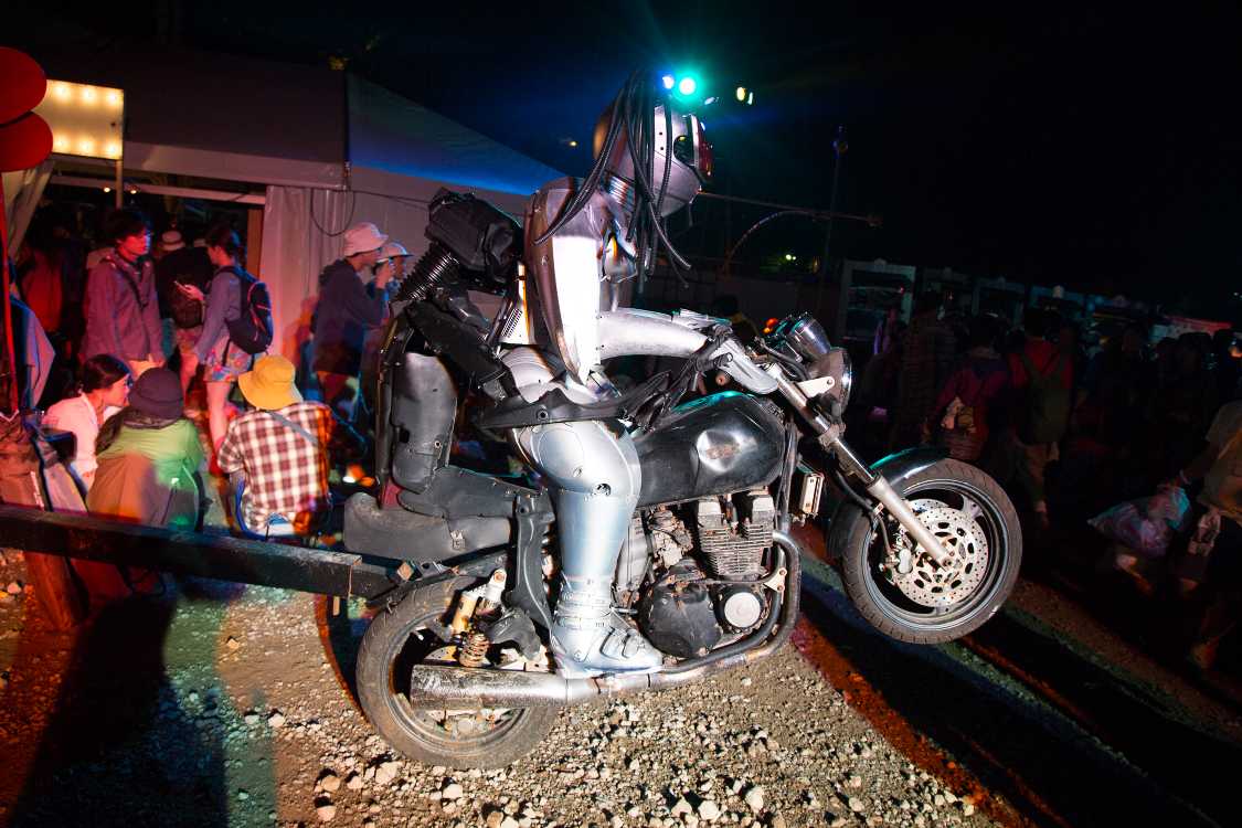 よく見ると2人乗りだった。