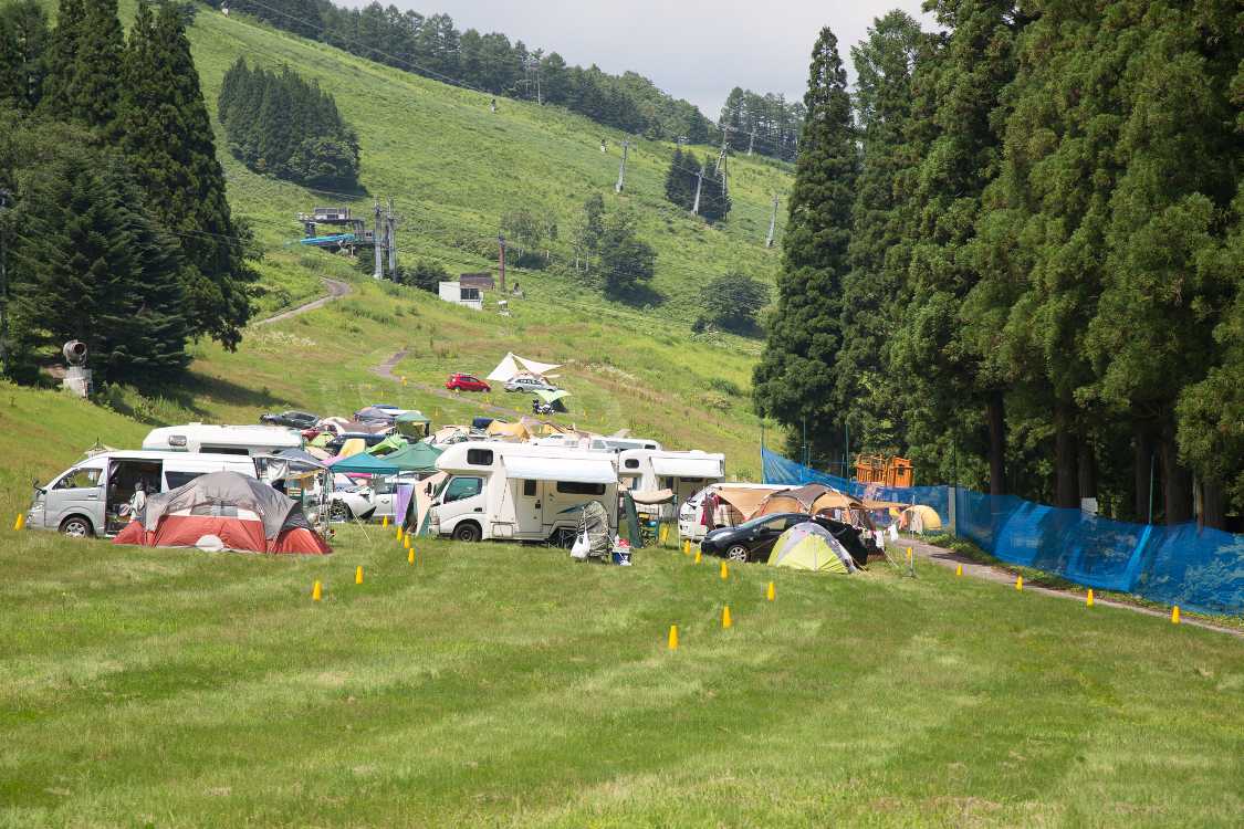 黄色いポストは区画を表しているとみられる。