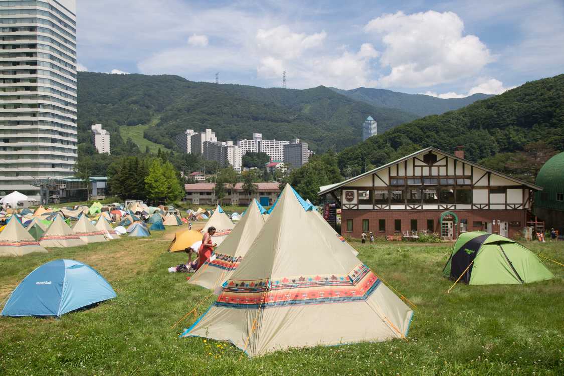 ロゴスのテントは70基あるという。