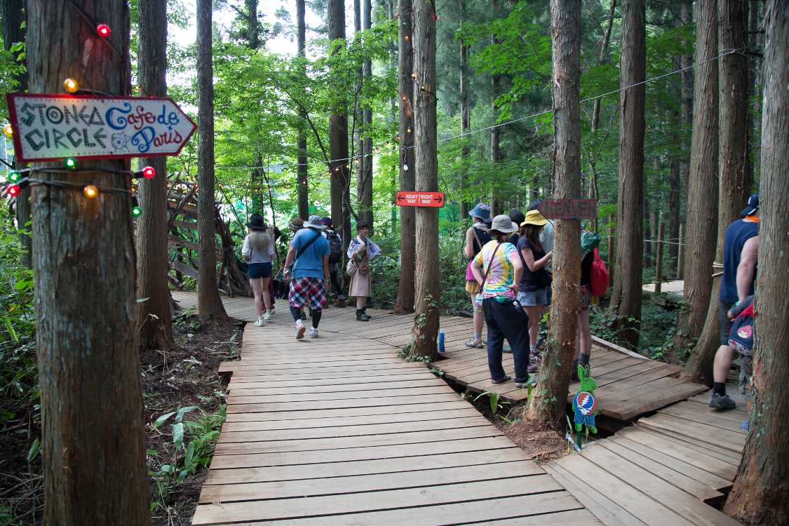 ストーンドサークル方面へ。