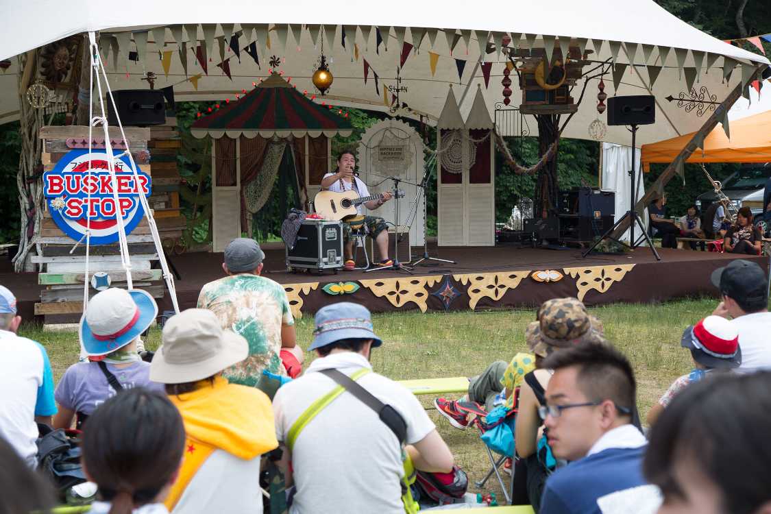 ソロで出演する人。