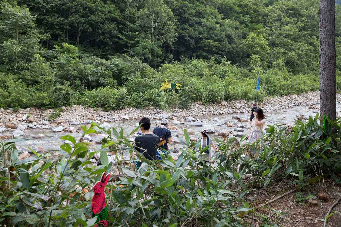 河原に降りる人がいるのはフィールドオブヘブン方面行きと同じ。