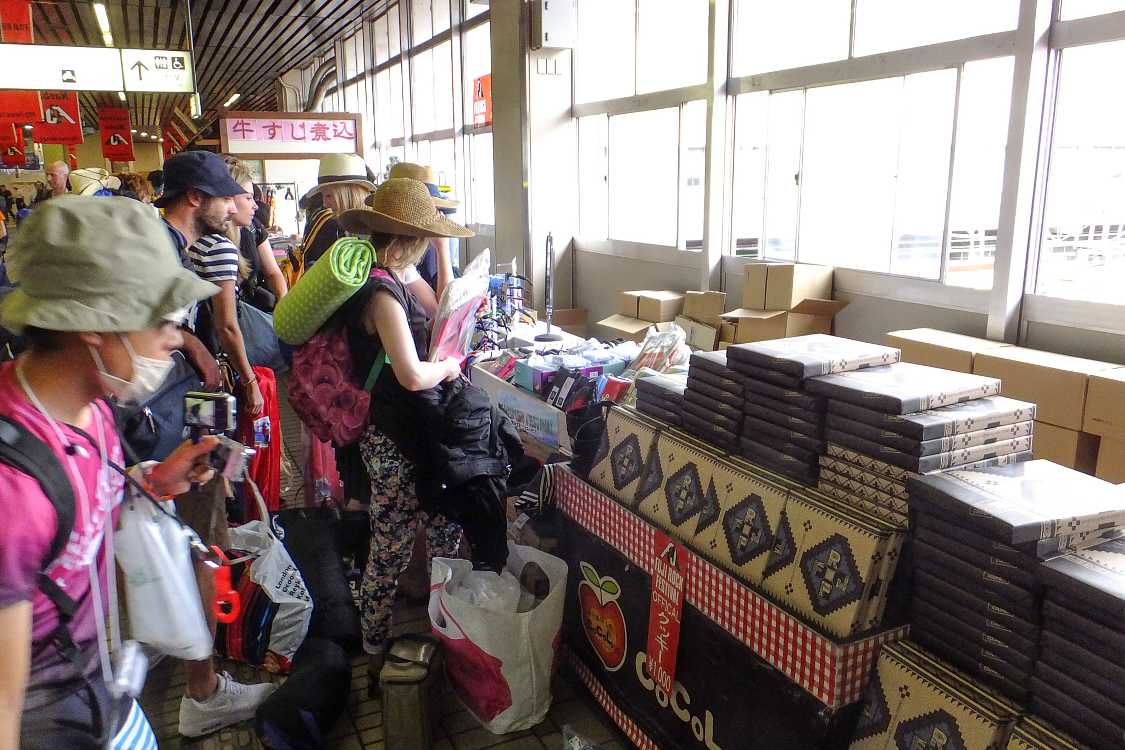 山積みのフジロッククッキー。