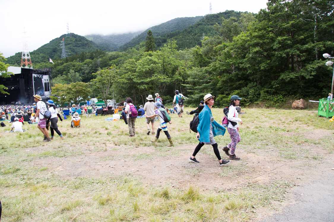 今年のフジロックの変更点その9、グリーンステージの北側のごみ分別所がなくなりました。