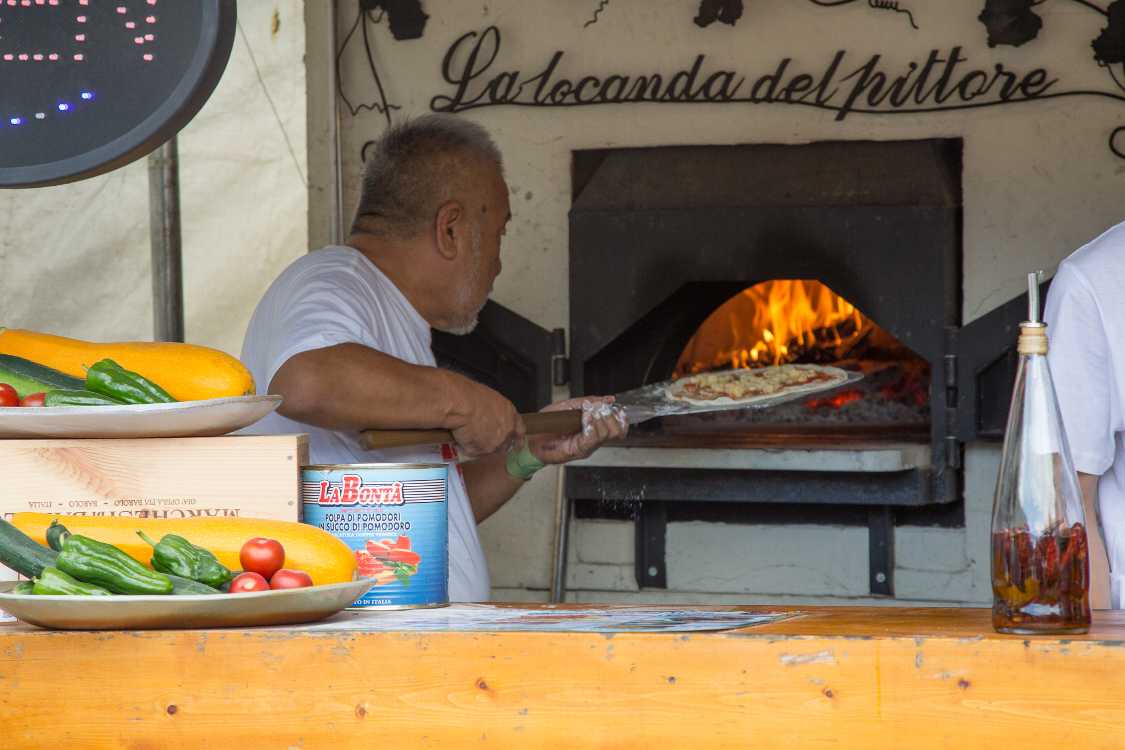 窯を持ち込む数少ない店。