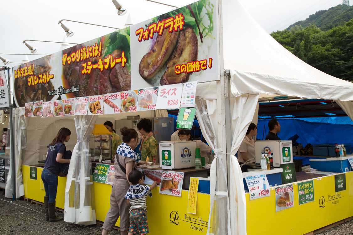 毎年同じ場所に出店。