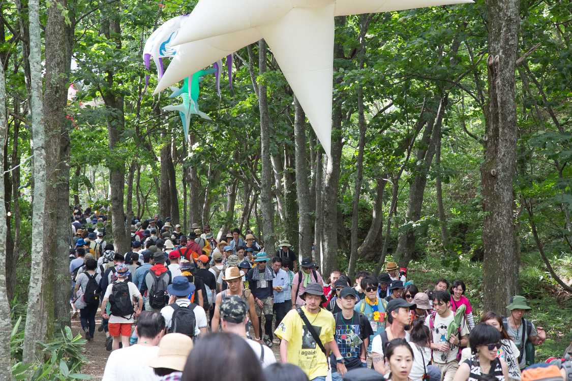 自然に左側通行となっています。