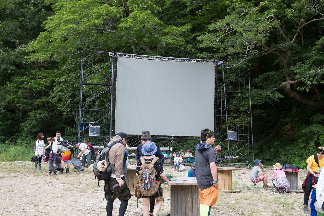 金曜、土曜の富士映劇用スクリーン。