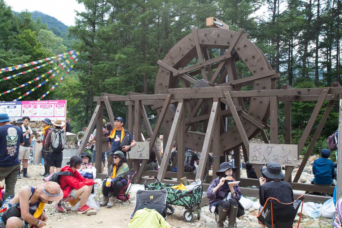 2005年からある水車。この水車は2代目。