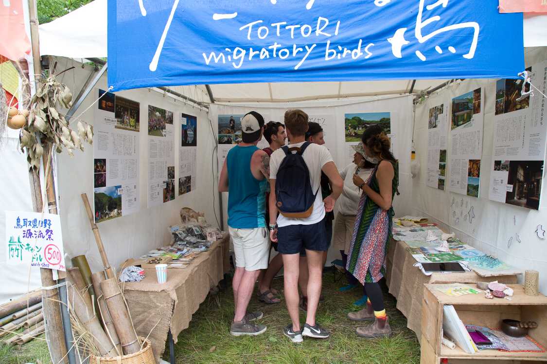 「ウミわたる鳥」は過疎地域の町おこし団体。越後妻有や瀬戸内と同様にアートで里山を再生しようとしていますが、同様の団体は全国に広がっており、既に自治体間競争のようなっています。