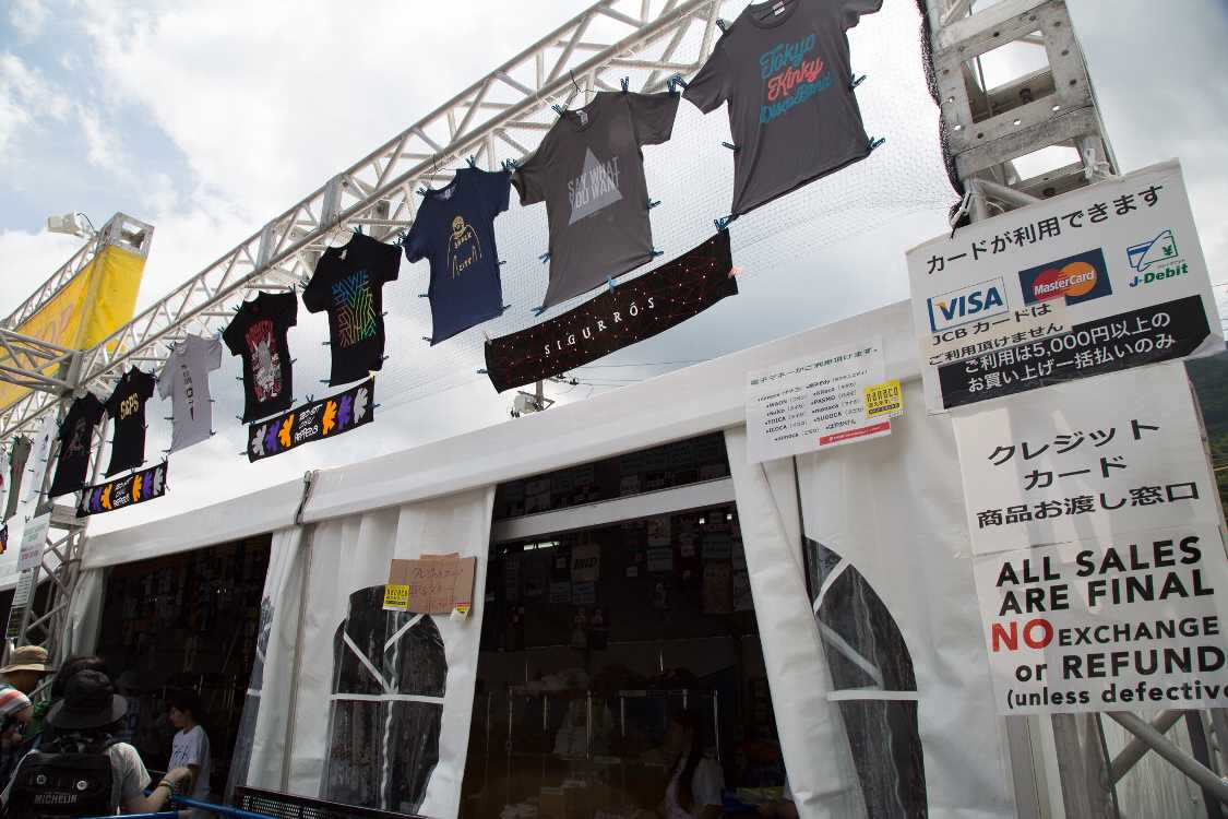 クレジットカードは以前から利用可能でしたが、今年は電子マネーが利用可能になりました。