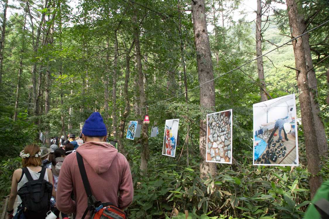 右側は主に制作過程の写真です。