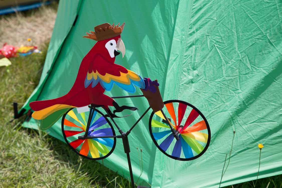 自転車のリムが風車。