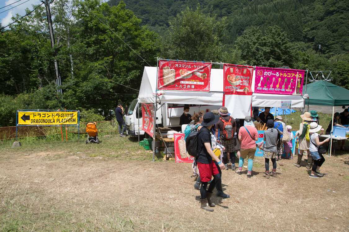 レッドゲート近辺にも飲食店。