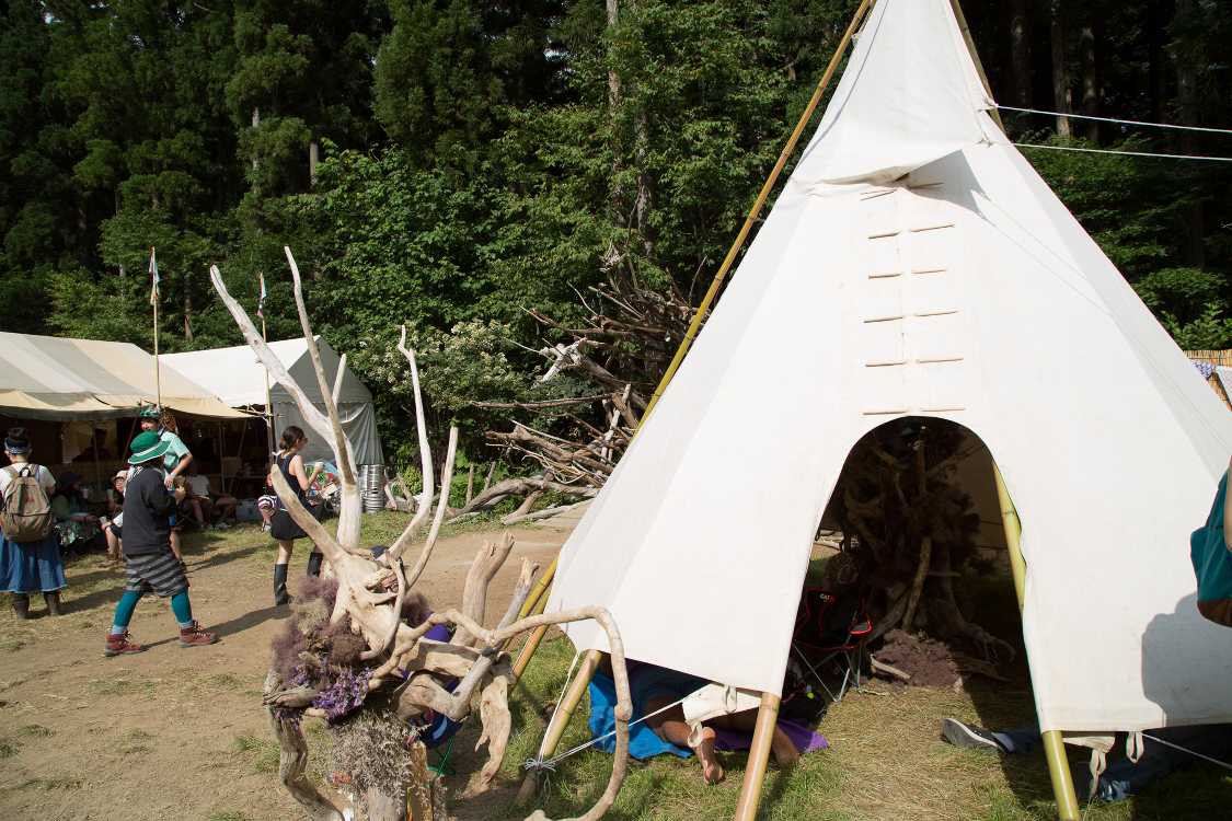 ボードウォーク出口付近のテント。