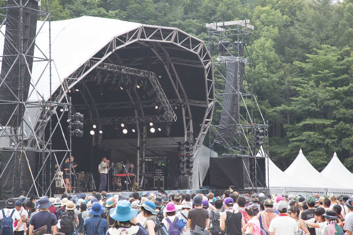 アバロンフィールド側から。