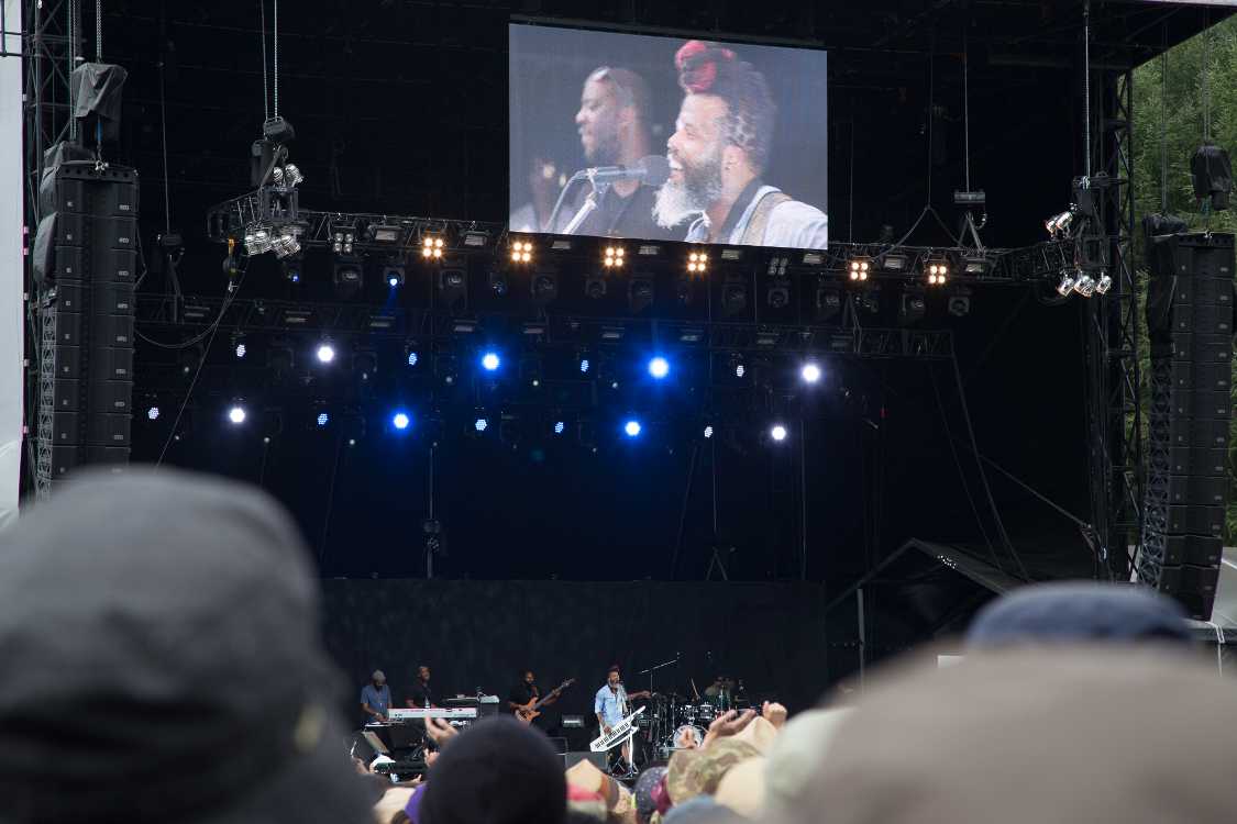 ロバート・グラスパー・エクスペリメント。ニルヴァーナの「スメルズ・ライク・ティーン・スピリット」をカバーしていました。