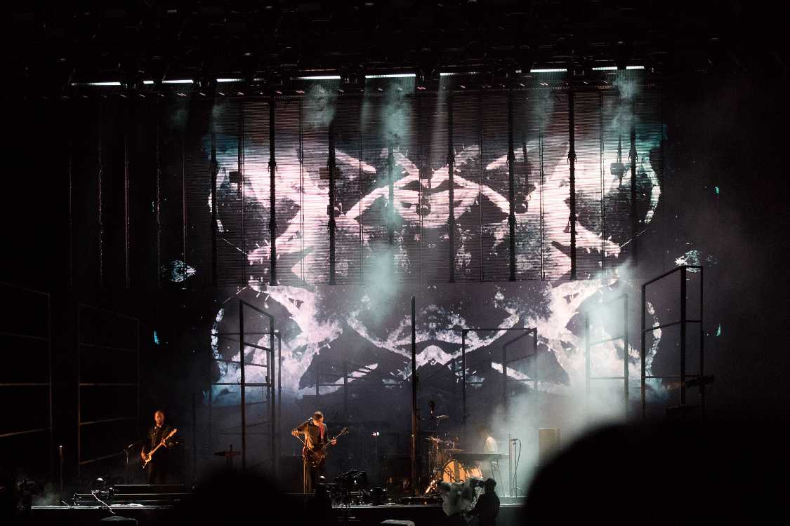 最後の曲はいつも読めない「Popplagið」。