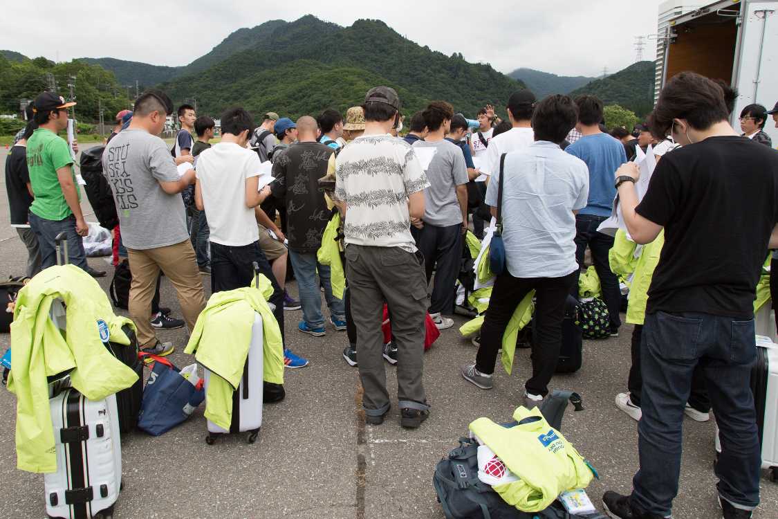 スタッフ用のジャケットを配布されていました。