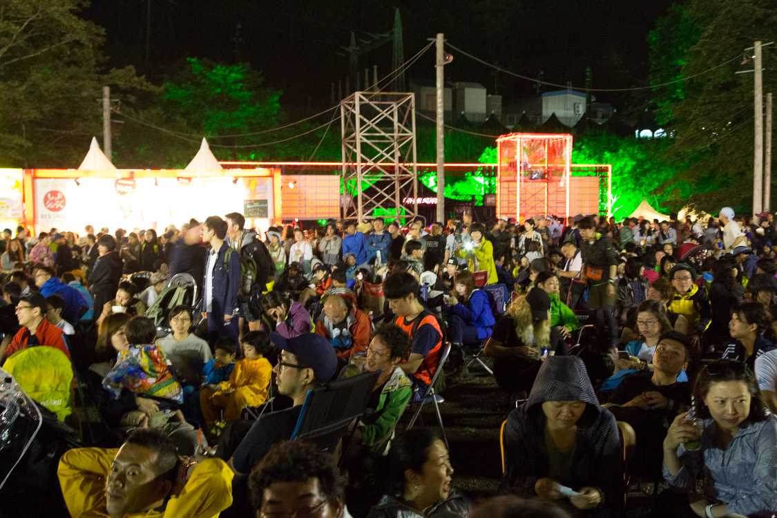 岩盤スクエア方面。